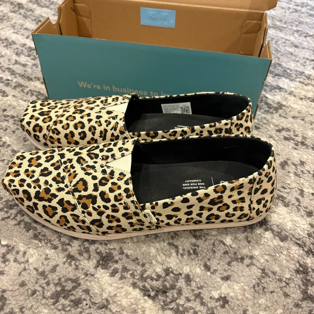 Women’s Tom’s Leopard Print Shoes